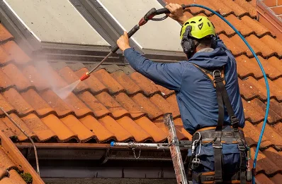Démoussage et hydrofuge de toiture au Glaizil